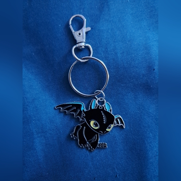 Toothless Keychain - Picture 3 of 5
